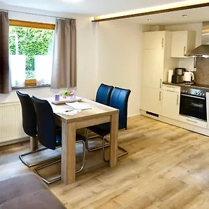 Ferienwohnung #4 Mit Terrasse In Zentraler Dennoch Ruhiger Lage - Stadtbus Vor Der Tür! Apartment